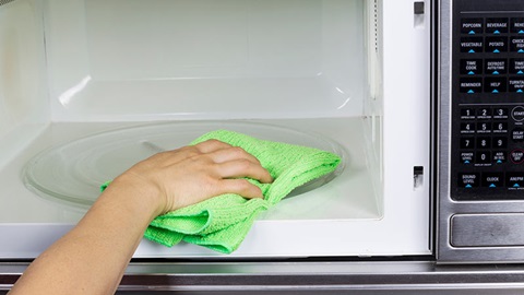microgolfoven schoonmaken